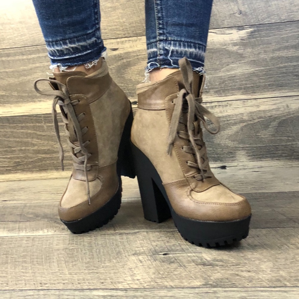 WOMEN LACE UP BOOTIES - Picture 5 of 8